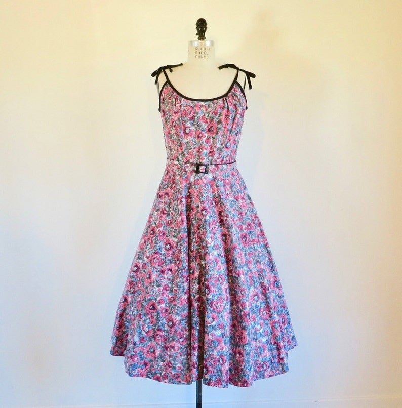 1950's Pink and Gray Cotton Print Fit and Flare Sun Dress Full Skirt Rockabilly Swing Spring Summer 28.5 Medium image 1