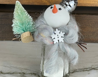 Saltshaker Snowman Figurine - Christmas Home Gift - Snowman Decor - Winter Knick Knack -  Winter Wonderland