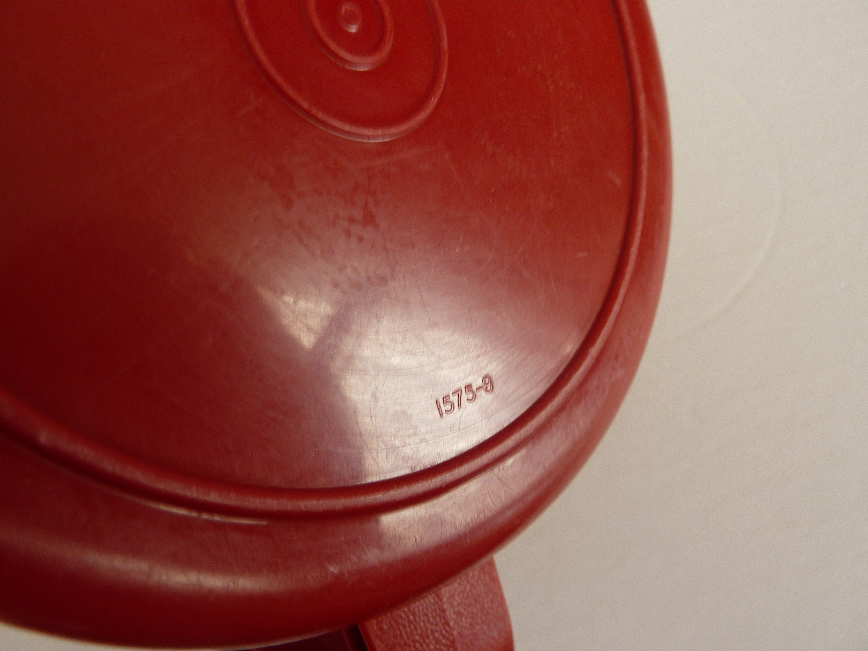 Vintage Tupperware 15755 Red 1 Quart Pitcher Drinks With Beige Lid