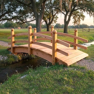 Projeto e construção fáceis de fazer de uma ponte de madeira resistente em arco de 2,4 x 1,2 m - Ideal para jardim, lago, represa, riacho ou piscina - Guia de instruções em PDF