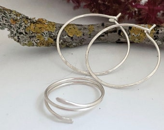925 silver hoop earring set with ring, minimalist earing set silver 925, Spiralring and hoops