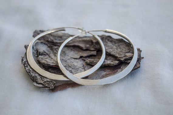 Boucles D'oreilles Créoles Grands Anneaux - Couleur Argent Poli - Alliage - Parfait état