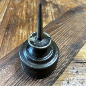 Vintage Thumb Oiler