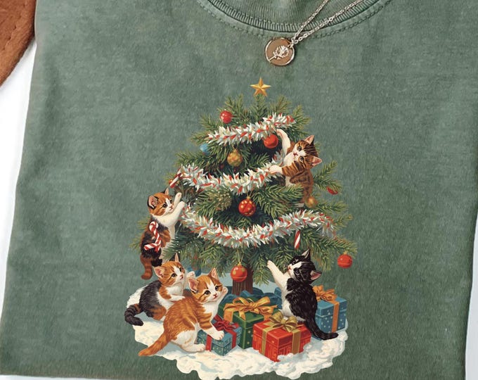 90's Cat Mom Christmas Tree Shirt: Vintage Retro Kitten Lover Xmas Gift