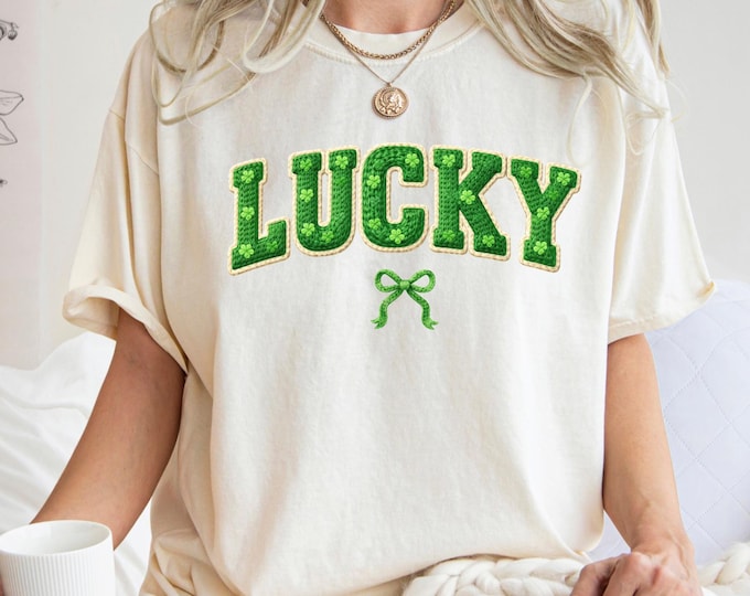 Faux Knitted Yarn Effect Lucky Shirt: Happy St Patrick's Day Shamrock Tee