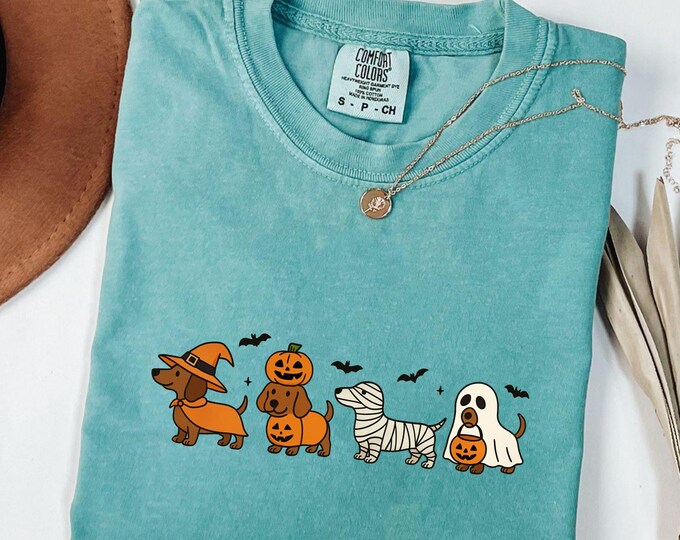 Halloween Minimalist Dachshund Shirt: Dachshund Dog Mama Cotton Tee