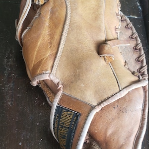 baseball glove, leather glove, baseball, old glove, old leather glove, sports glove, Japan glove