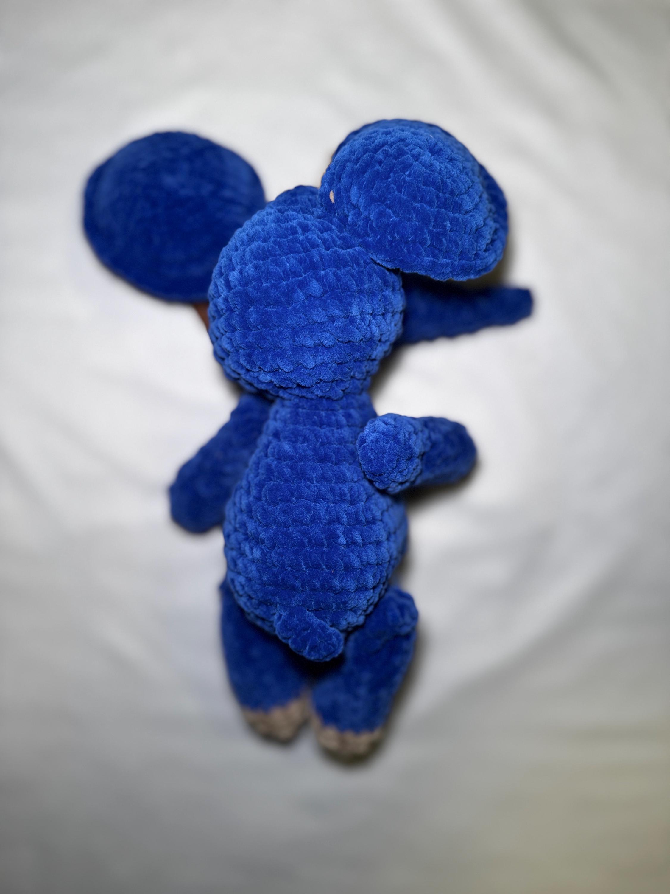青いかぎ針編みの象 - 可動式の足 - 出産祝いや洗礼祝いの贈り物