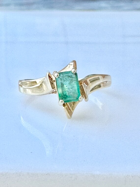 Vintage Green Emerald Bypass Engagement Ring, Sol… - image 5