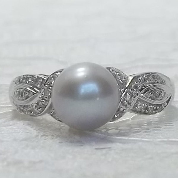 Vintage 10K White Gold 8 mm Grey Pearl and Diamond Ring Size 7.25 Alternative Engagement or Cocktail Ring