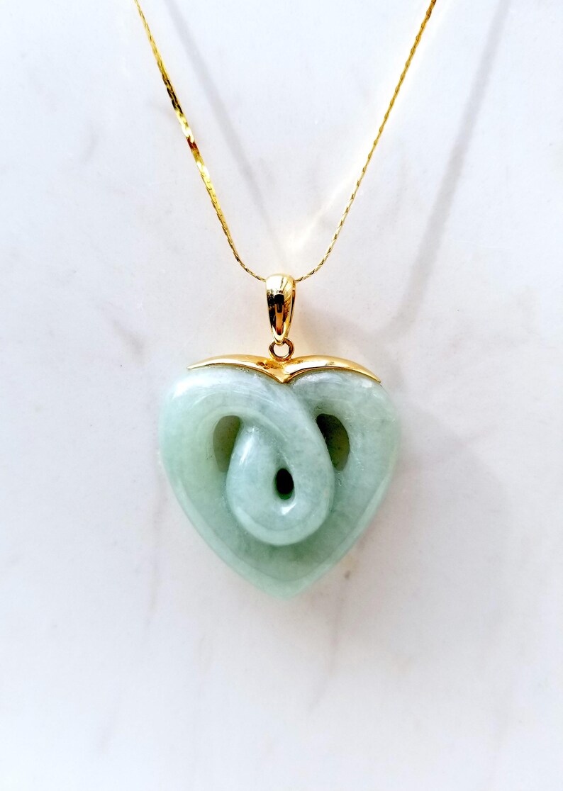 Vintage Jadeite Jade and 14k Solid Yellow gold Heart Knot with 20 inch Chain Valentine/'s Day