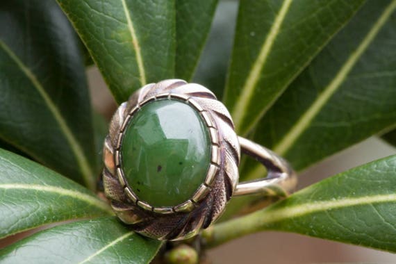 Vintage 14k Solid Yellow Gold and Nephrite Jade R… - image 1
