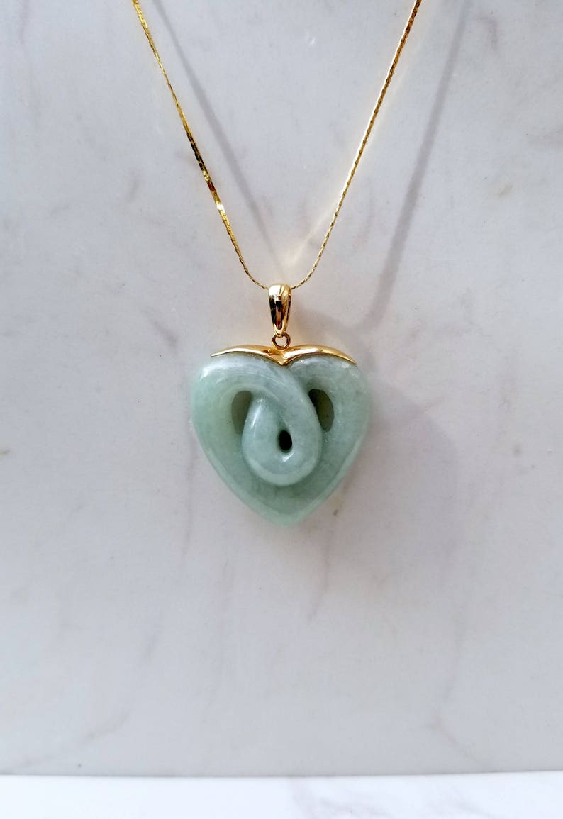 Vintage Jadeite Jade and 14k Solid Yellow gold Heart Knot with 20 inch Chain Valentine/'s Day