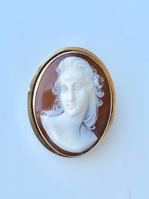 Vintage High Relief Female Natural Shell Cameo in… - image 2