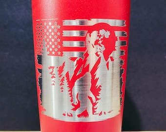 Gobelet de randonnée Bigfoot - Tasse scène de montagne Sasquatch pour campeurs et explorateurs, tasse à café originale d'extérieur