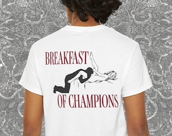 Camiseta engraçada com estampa nas costas "Café da Manhã dos Campeões", presente inapropriado, presente de brincadeira para casais, jogos para noite das meninas, humor inteligente, presentes originais.
