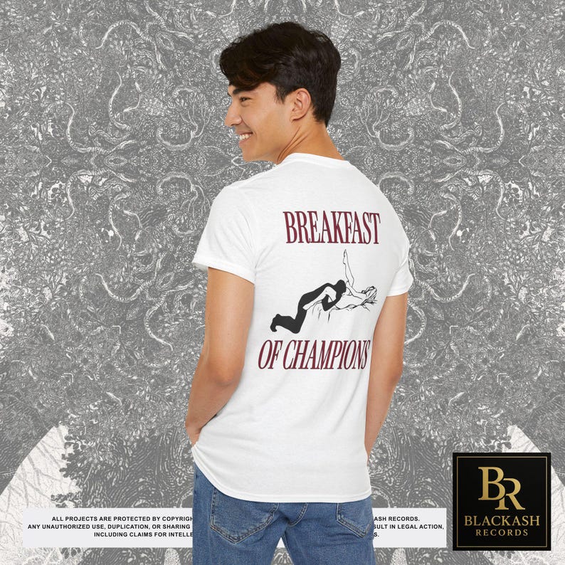 Camiseta com estampa "Café da Manhã dos Campeões" nas costas, Presente ideal para o Natal (inapropriado), Camisetas que arrasam, Presentes engraçados para casais, Presentes divertidos e originais imagem 3