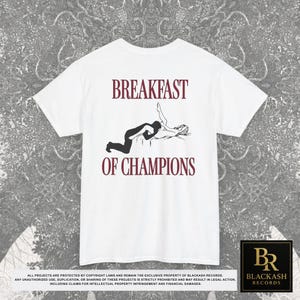 Camiseta com estampa "Café da Manhã dos Campeões" nas costas, Presente ideal para o Natal (inapropriado), Camisetas que arrasam, Presentes engraçados para casais, Presentes divertidos e originais imagem 2