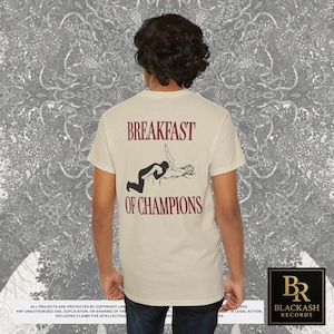 Camiseta com estampa "Café da Manhã dos Campeões" nas costas, Presente ideal para o Natal (inapropriado), Camisetas que arrasam, Presentes engraçados para casais, Presentes divertidos e originais imagem 5