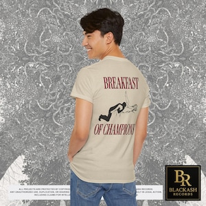 Camiseta com estampa "Café da Manhã dos Campeões" nas costas, Presente ideal para o Natal (inapropriado), Camisetas que arrasam, Presentes engraçados para casais, Presentes divertidos e originais imagem 7