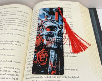 Crimson Oath – Gothic Skull & Sword Bookmark | 3D Printed Dark Fantasy Design