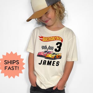 Personalisiertes Rennauto-Geburtstags-Shirt, Kleinkind-Rennen-Geburtstag, benutzerdefinierter Name und Alter-Kleinkind-Shirt, heißes Auto-Kinder-Shirt, laufendes Thema Geburtstags-T-Stück
