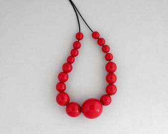 Red wooden bead necklace, chunky asymmetrical necklace, geometric minimal necklace, eco friendly, women gift, wood necklace, wooden jewelry
