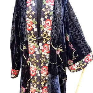 1Kim.. an elegant ,velvet Kimono jacket with embroidery