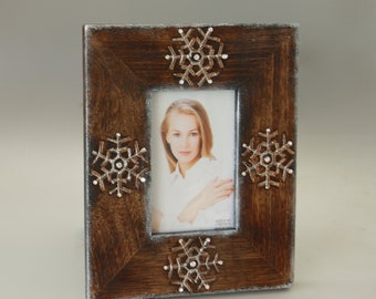 Snowflakes Wooden Pfoto Frame hand made  engraved and hand-painted