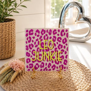 Quote tile “Leo Junkie”