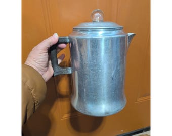 Cafetera de aluminio Vintage Comet de 12 tazas con percolador y mango de baquelita.