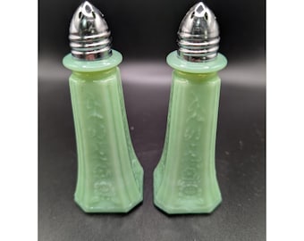 Green Jadeite Depression Style Glass Salt & Pepper Shakers, Vintage Kitchen