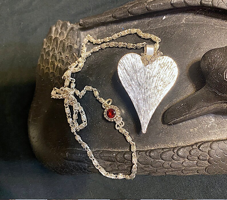 Vintage "My Funny Valentine" porslinshänge med ansikte och hjärta, cabochoner, strass och glaspärlor bild 3