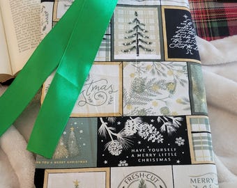 Christmas Patchwork Book Sleeve • Holiday Tree Book Pouch • Padded Book Protector • Handmade Bookish Gift • Cozy Winter Reading Sleeve