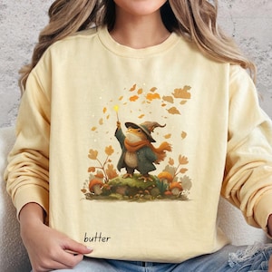 Fall Wizard Frog Sweatshirt Cozy Toad Magic Pullover Autumn Leaves Forest Witch Aesthetic Funny Frog Gift Cottagecore Halloween Crewneck
