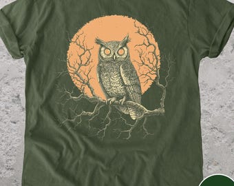 Camiseta vintage Búho Celestial: Camiseta de colores cómodos estilo gótico Forestcore