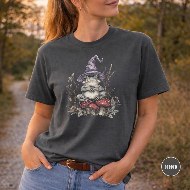 Vintage Frosch-Zauberer-T-Shirt: Comfort Colors Verspieltes Goblincore-T-Shirt, skurriles Tier-T-Shirt Bild 3