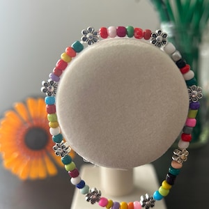 Colorful beaded flower bracelet