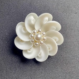 VTG Sea Shell and Pearls Brooch Pin