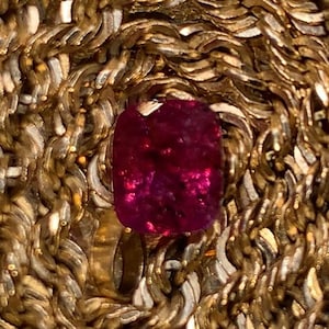 1,03Ct natürlicher nicht erhitzter seltener blutroter Rubin aus Madagaskar
