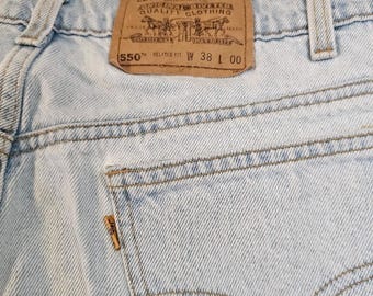 Vintage 90er Levi's 550 Orange Tab Jeans Shorts Jorts Größe 38 Hellblau Wash