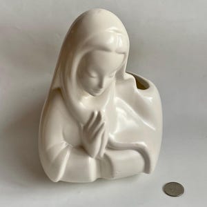 Religious Praying Virgin Mary Planter Vase, Ceramic St Mary Figurine Planter, Hull USA Pottery Virgin Mary, Praying Madonna Sculpture Vase