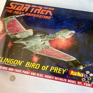 Vintage Klingon Bird of Prey Model Kit: Star Trek Next Generation, 1997