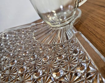 Ensemble de 4 assiettes et tasses vintage Anchor Hocking à motif marguerite et bouton
