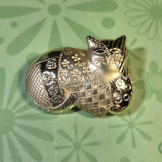 Vintage AJC Calico Cat Brooch: Gold Tone Patchwor… - image 5