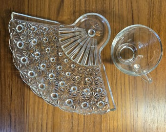 Set of 4 Anchor Hocking Daisy and Button Snack Set, MCM 1950&#39;s, 60&#39;s Luncheon Plates and Matching Teacups, Pressed Glass Fan Shaped Plates