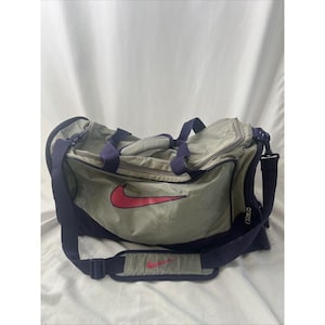 Vintage Nike Gym overnight Weekender Bag Gray Purple Pink Shoulder Strap