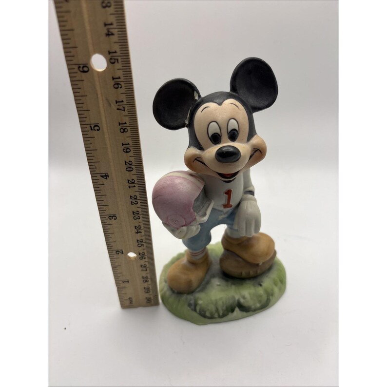 Figura de porcelana vintage de Mickey Mouse, fútbol de Walt Disney Productions n.° 1 LEER imagen 7
