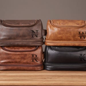 Custom Men&#39;s Leather Toiletry Bag, Personalized Dopp Kits,Engraved Travel Toiletry Bag, Wedding Groomsman Gift,Custom Groomsmen Gift for Men