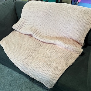 Feleanies Throw Blanket
